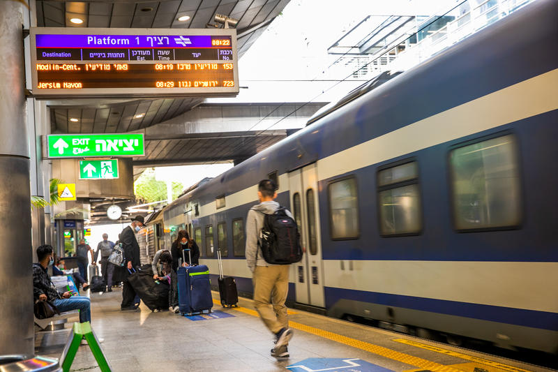 פיצוצים ופאניקה בתחנת הרכבת בנתב"ג; פינו את הנוסעים מהרציף לנמל
