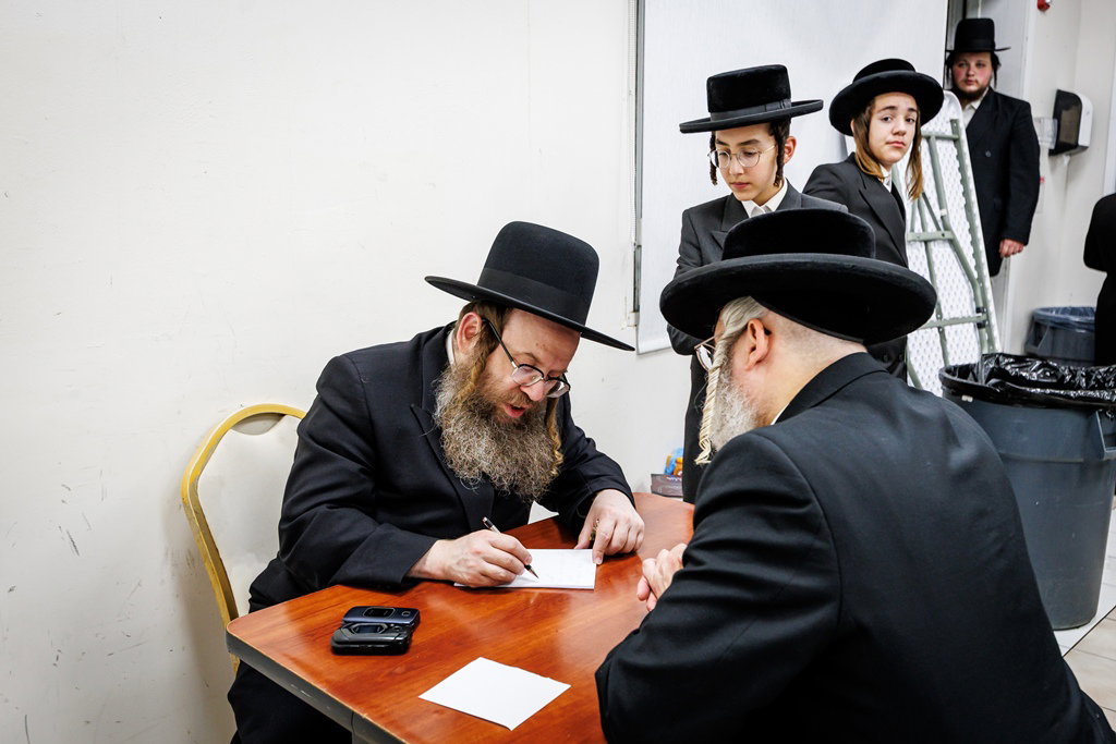 הרב חיים שלמה פישר בכתיבת קוויטלעך