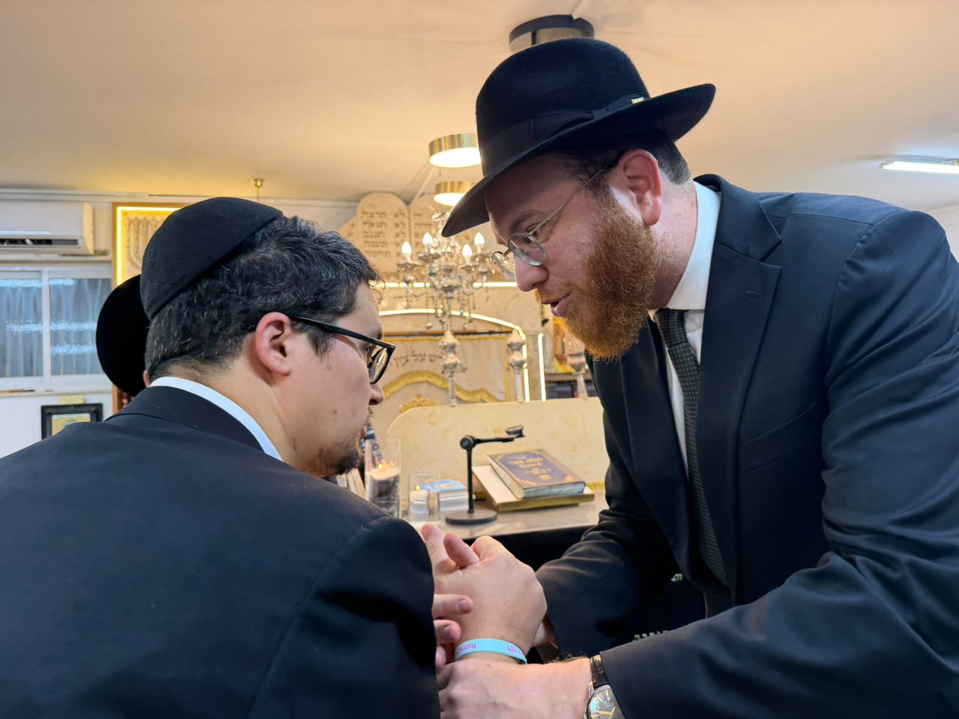 ניחום אבלים אצל משפחת כהן