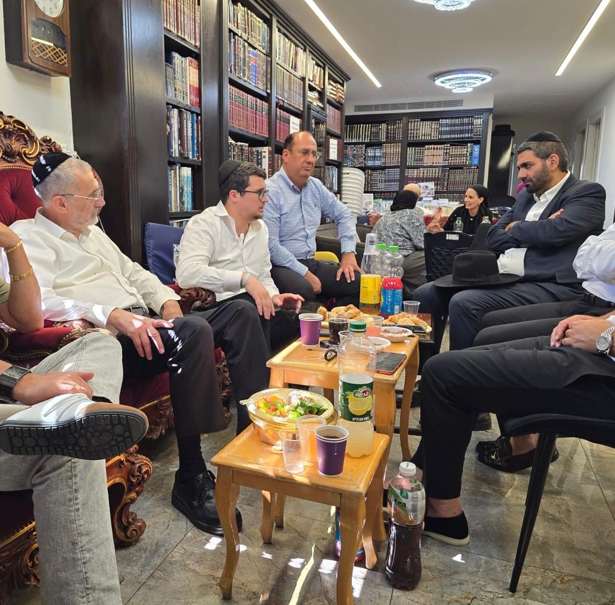 ניחום אבלים אצל משפחת כהן