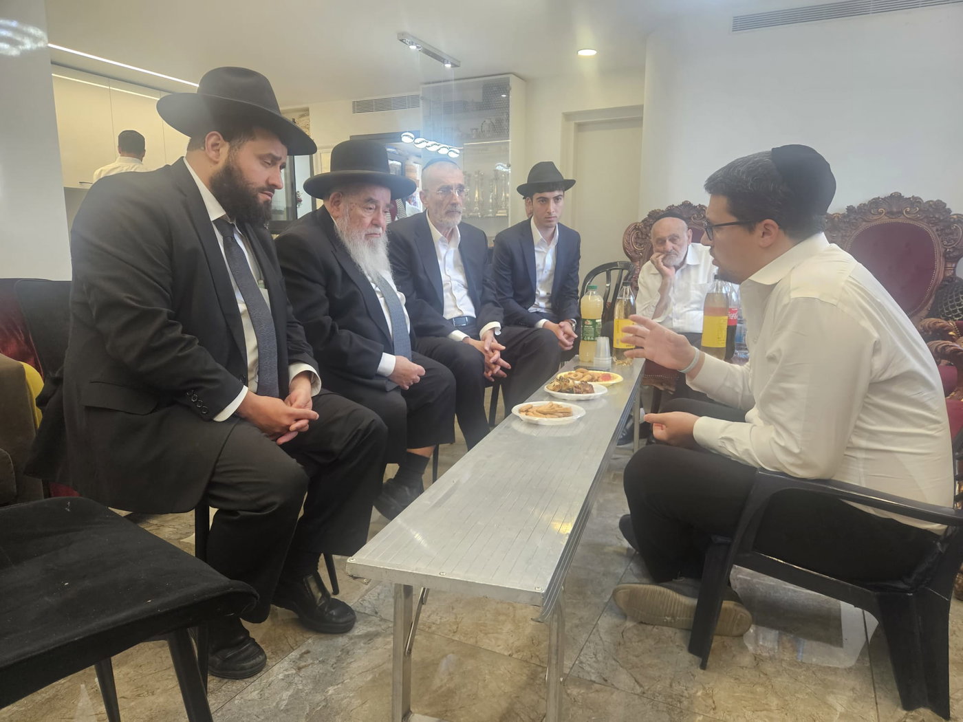 ניחום אבלים אצל משפחת כהן