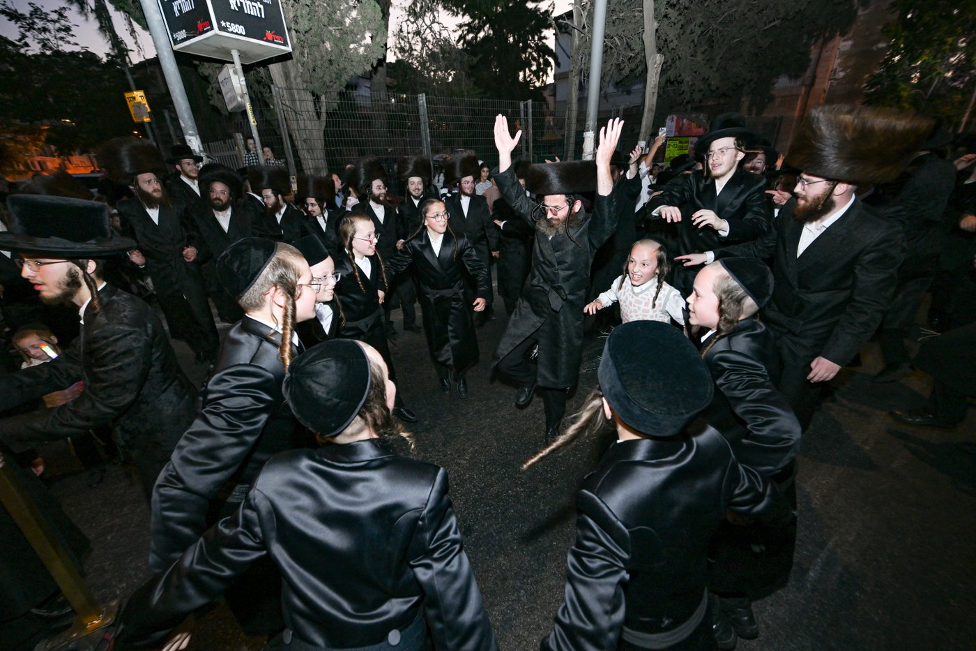 מעמד הכנסת ס"ת בזוועהיל