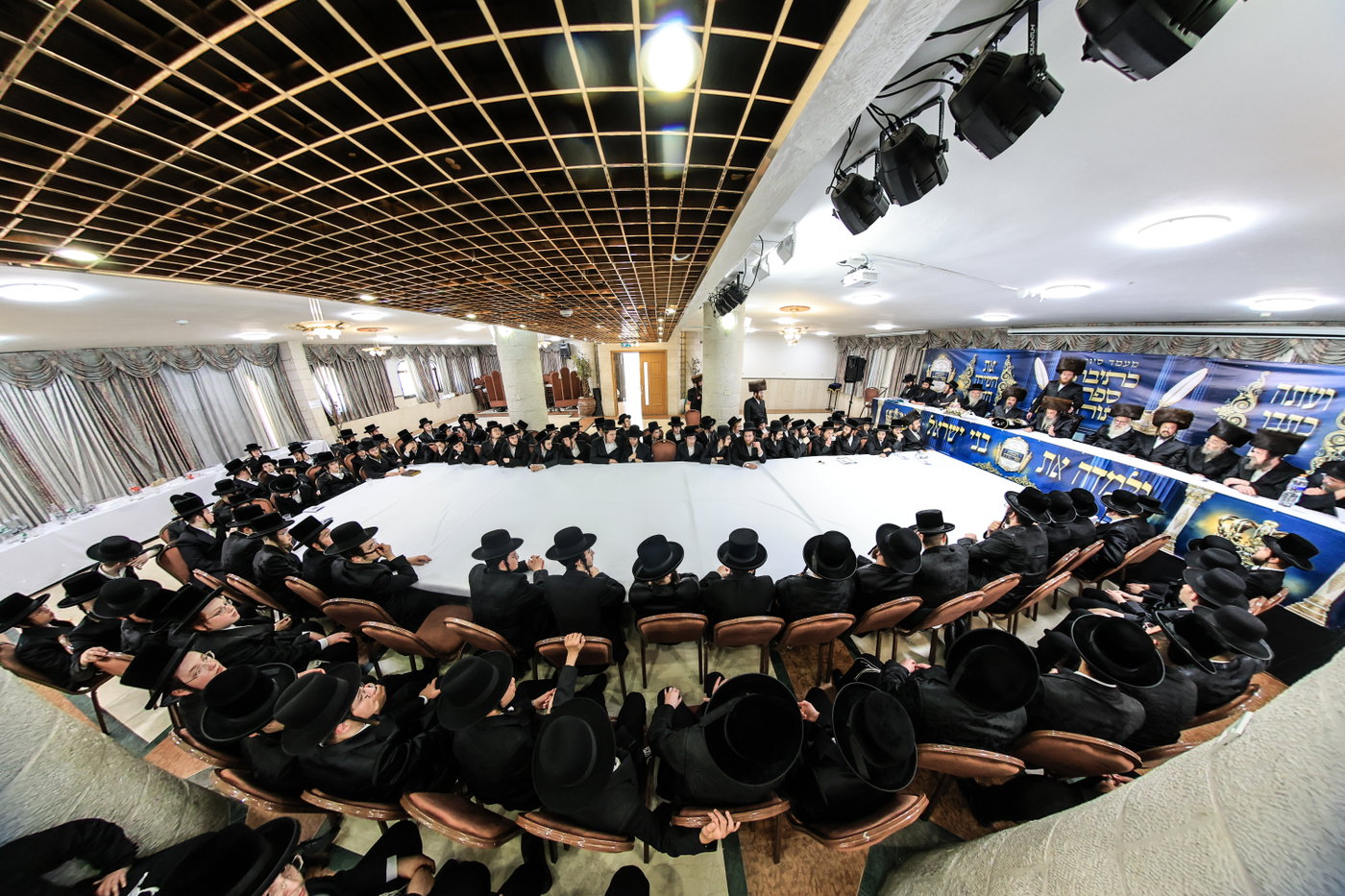 מעמד הכנסת ס"ת בזוועהיל