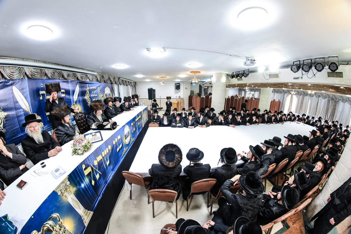 מעמד הכנסת ס"ת בזוועהיל