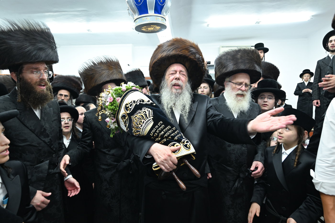 מעמד הכנסת ס"ת בזוועהיל