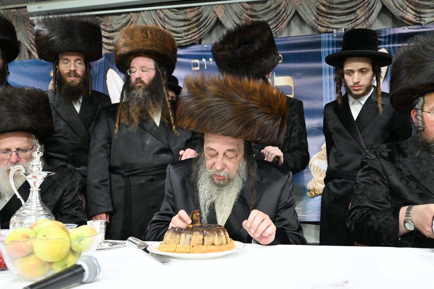 מעמד הכנסת ס"ת בזוועהיל