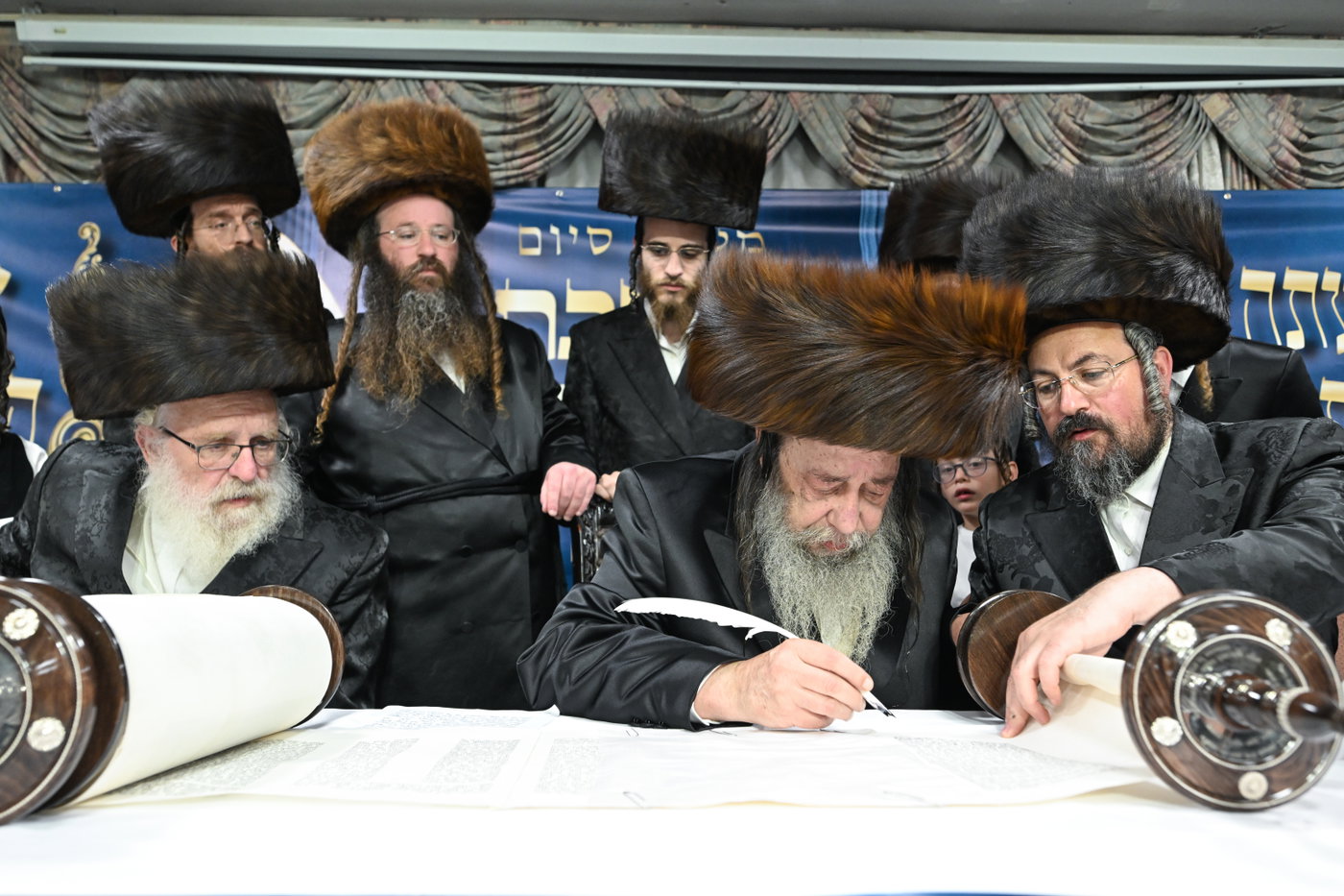 מעמד הכנסת ס"ת בזוועהיל