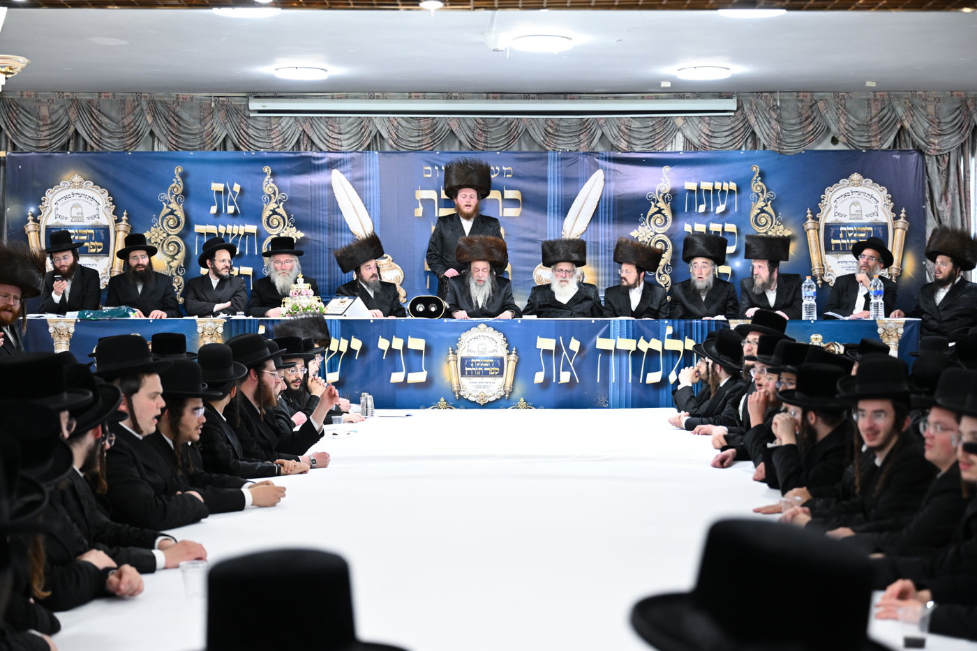 מעמד הכנסת ס"ת בזוועהיל