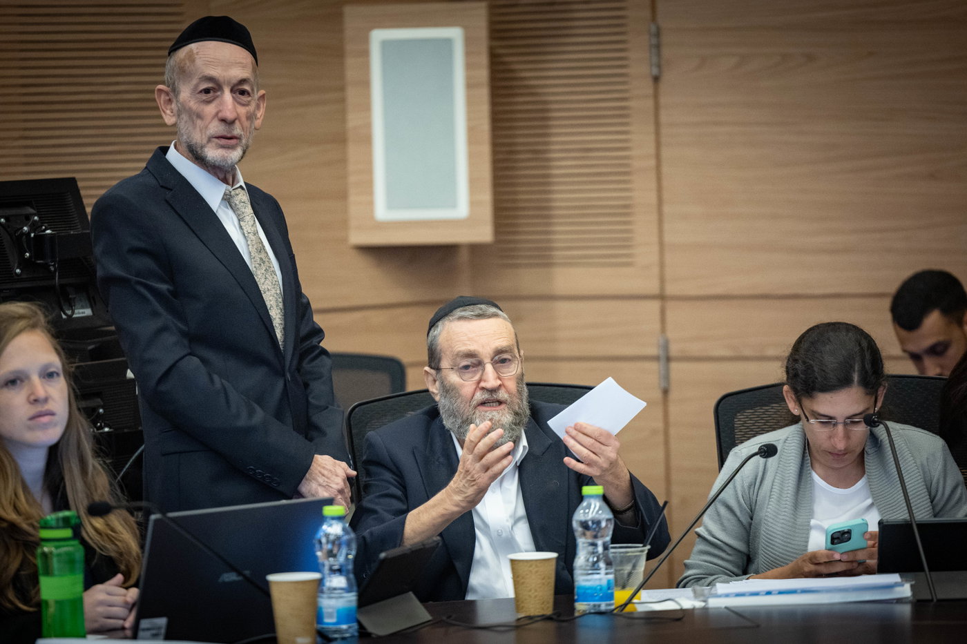 גפני ומקלב במשכן הכנסת