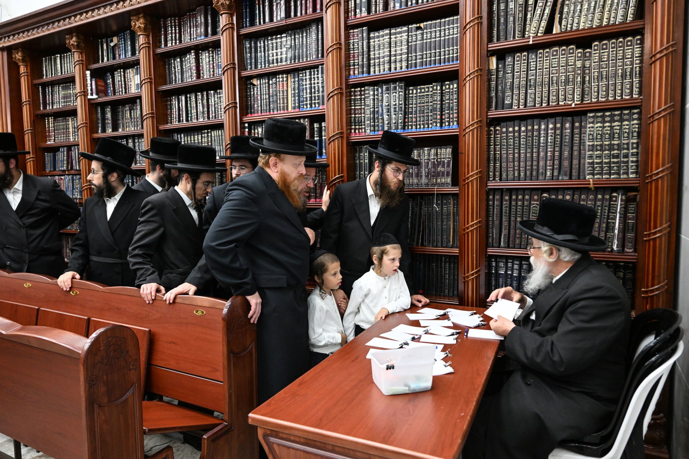 האדמו"ר מצאנז בקבלת קהל בצפת