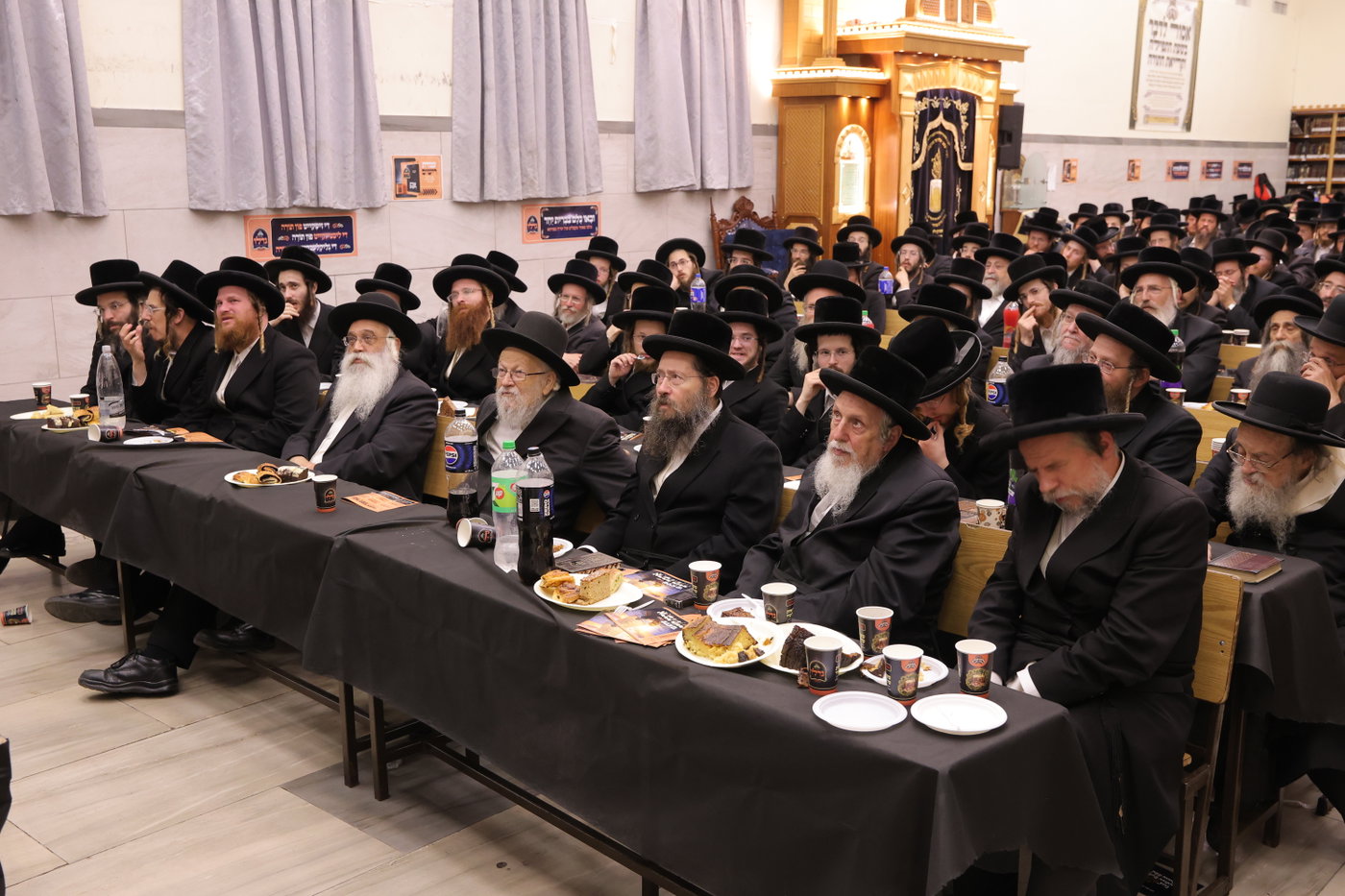 הכינוס בחצה"ק נדבורנה ירושלים