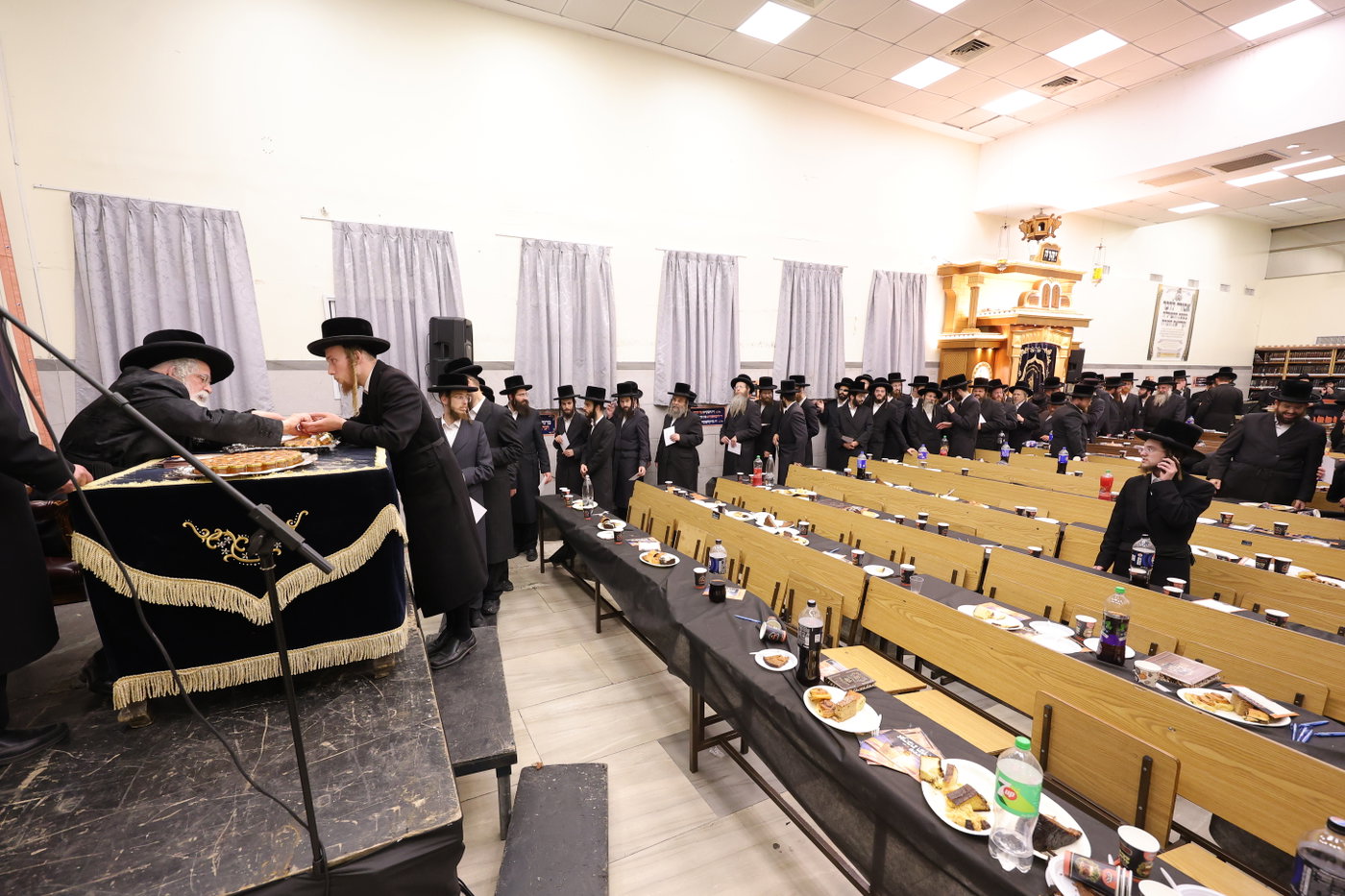 הכינוס בחצה"ק נדבורנה ירושלים