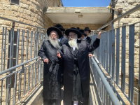 האדמו"ר מצאנז קלויזנבורג בביקור אצל גיסו גאב"ד צאנז ירושלים