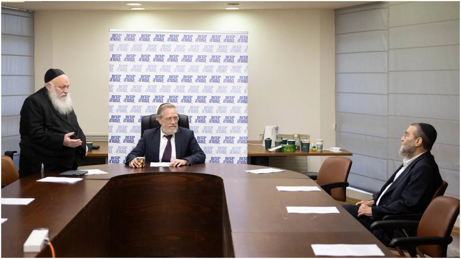 גפני, פינדרוס וגולדקנופף