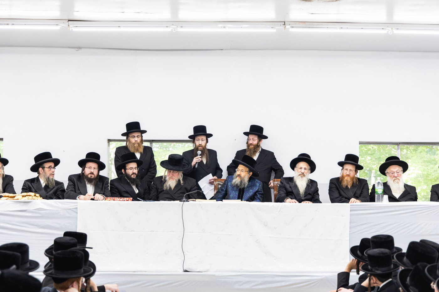 האדמו"ר מבאבוב 45 בביקורים במחנות הקיץ