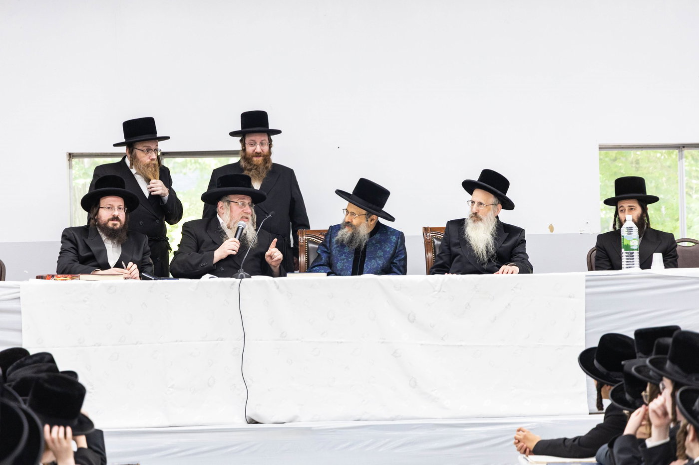 האדמו"ר מבאבוב 45 בביקורים במחנות הקיץ