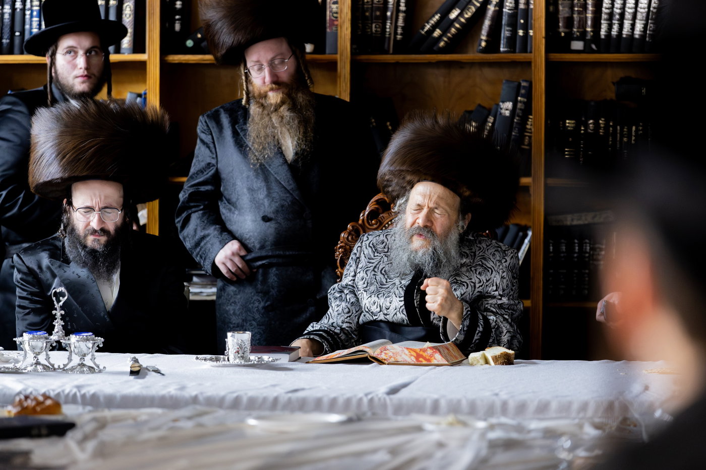 האדמו"ר מבאבוב 45 בביקורים במחנות הקיץ