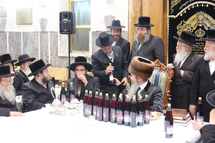 טיש הילולה של הרבי מסאדיגורה