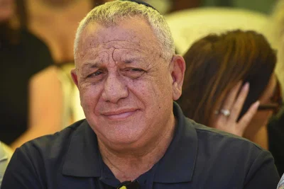 זה מה שהתגלה במכשירי הטלפון של שני בכירים במטה אייזנקוט