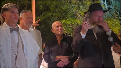 לוחם האגרוף אהבת השם גורדון התחתן כדת משה וישראל | צפו