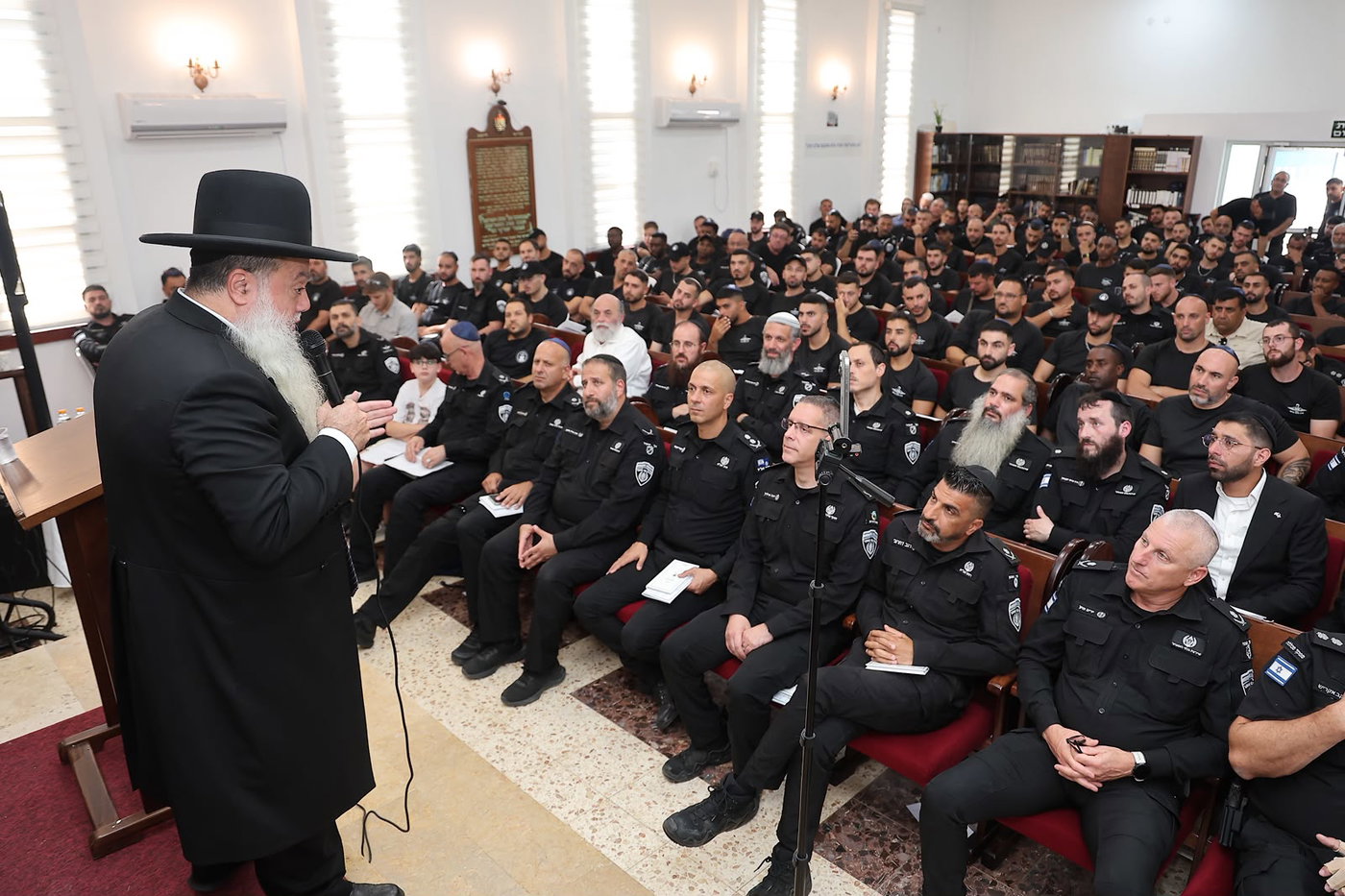 כנס הסליחות במכללה למקצועות הכליאה עם הרב יגאל כהן