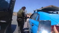 תיעוד הדרמה: אזרח ישראלי נכנס בטעות לאזור רמאללה; כך הוא חולץ