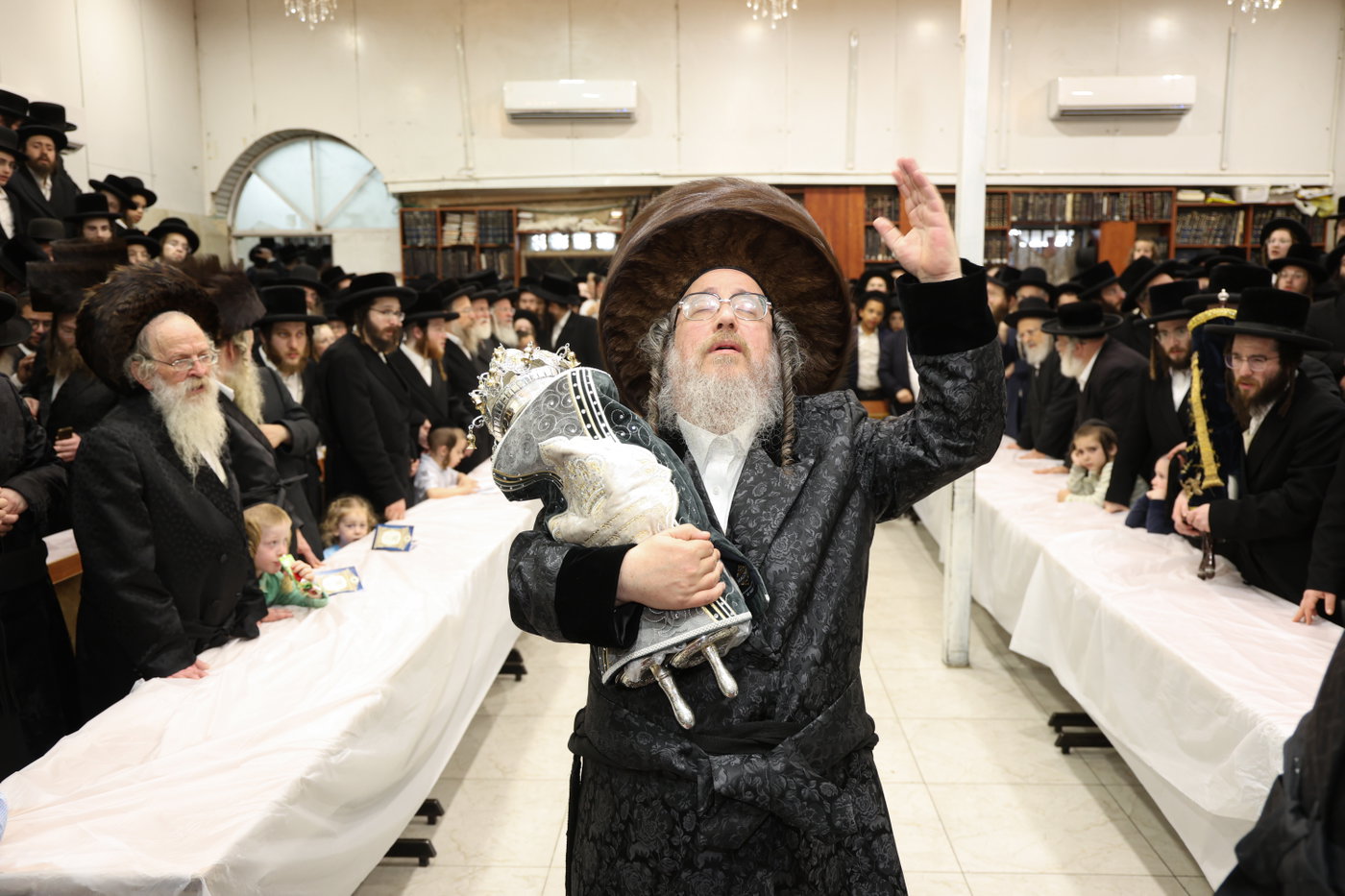 הכנסת ס"ת וחנוכת הבית בביאלה ב"ב בירושלים