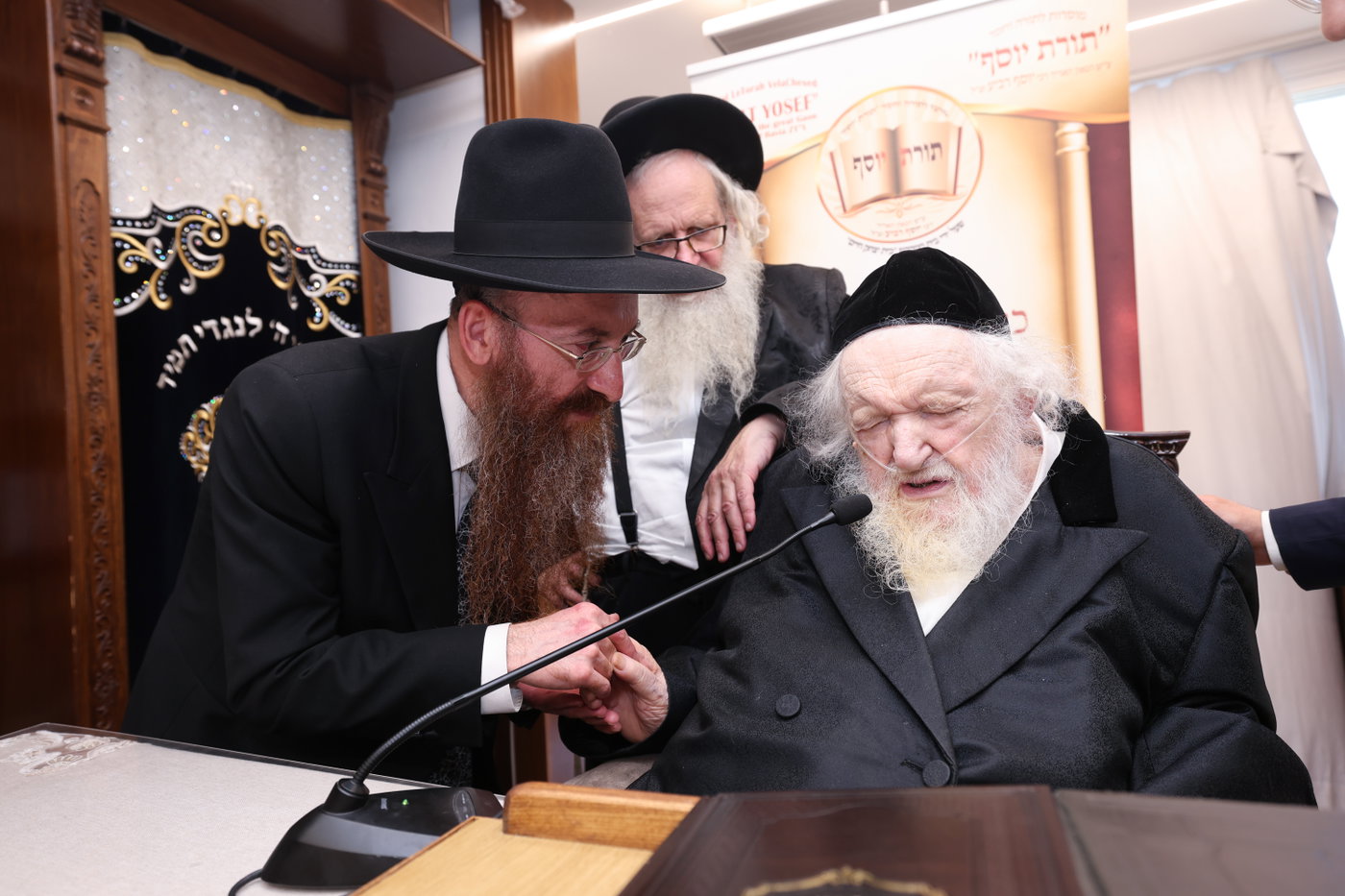 אברכי תורת יוסף בבתי גדולי ישראל