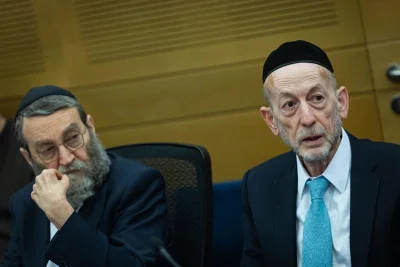 5 מקומות מתוך 8 - והקדמת אורי מקלב לפני מאיר פרוש: הדרישות של 'דגל' במגעים עם 'אגודת ישראל'