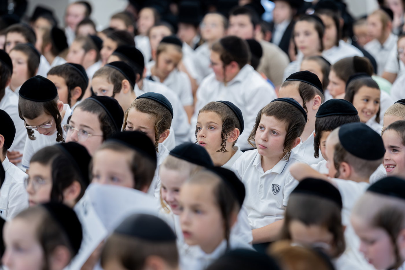האדמו״ר ממונקאטש בביקור במחנה חיים ושלום
