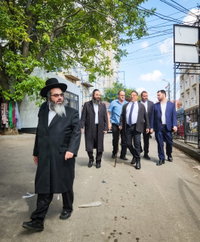 כך ייערכו לעשרות אלפים: השגריר הגיע לאומן – וזה מה שחיכה לו שם