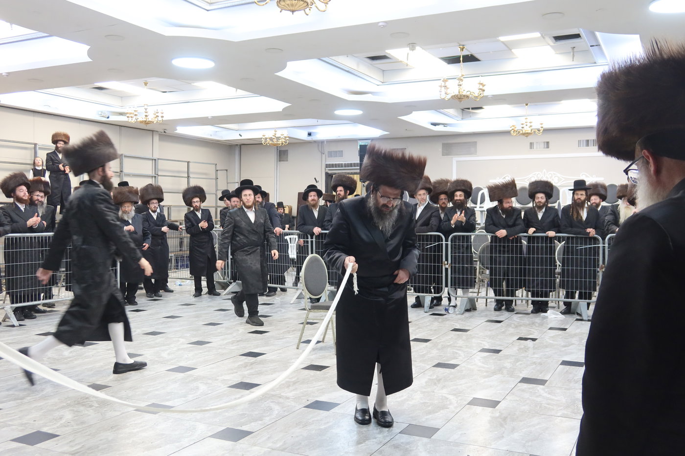  שמחת בית זוועהיל ארה"ב - מודז'יץ - האלמין
