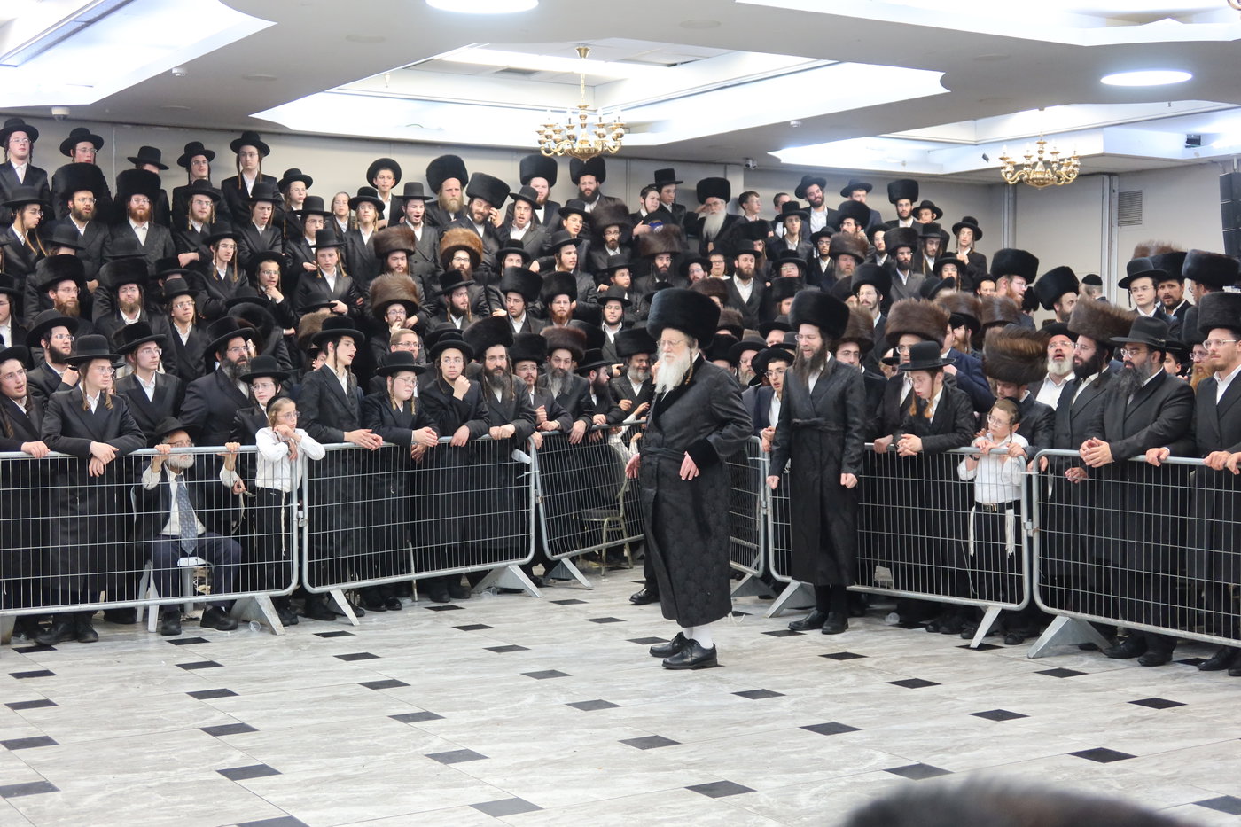  שמחת בית זוועהיל ארה"ב - מודז'יץ - האלמין