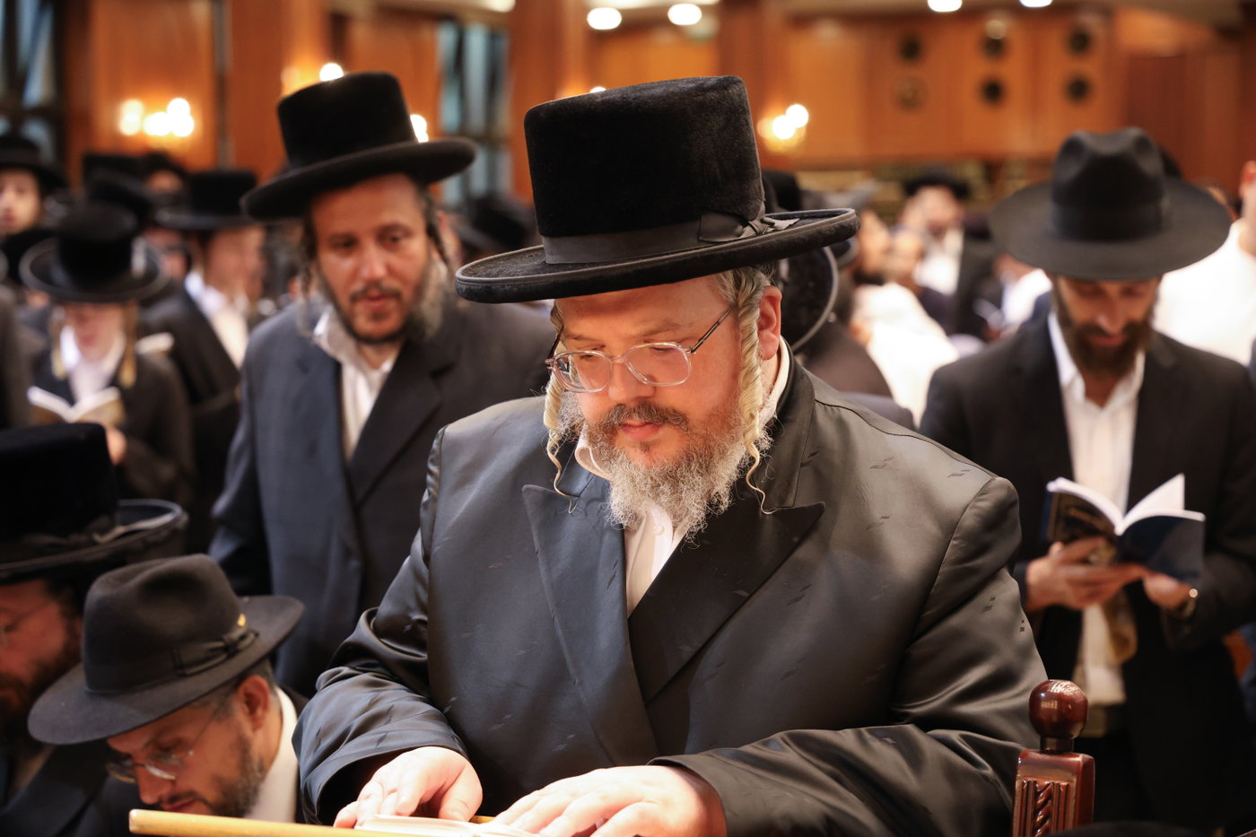 הרה"צ רבי אהרן מרדכי רוקח בעצרת