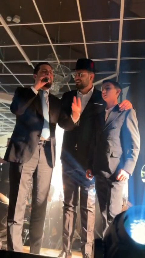 הזמר משה דוויק מכניס את חתן הבר מצווה ובכירי תעשיית המוזיקה מופיעים באירוע