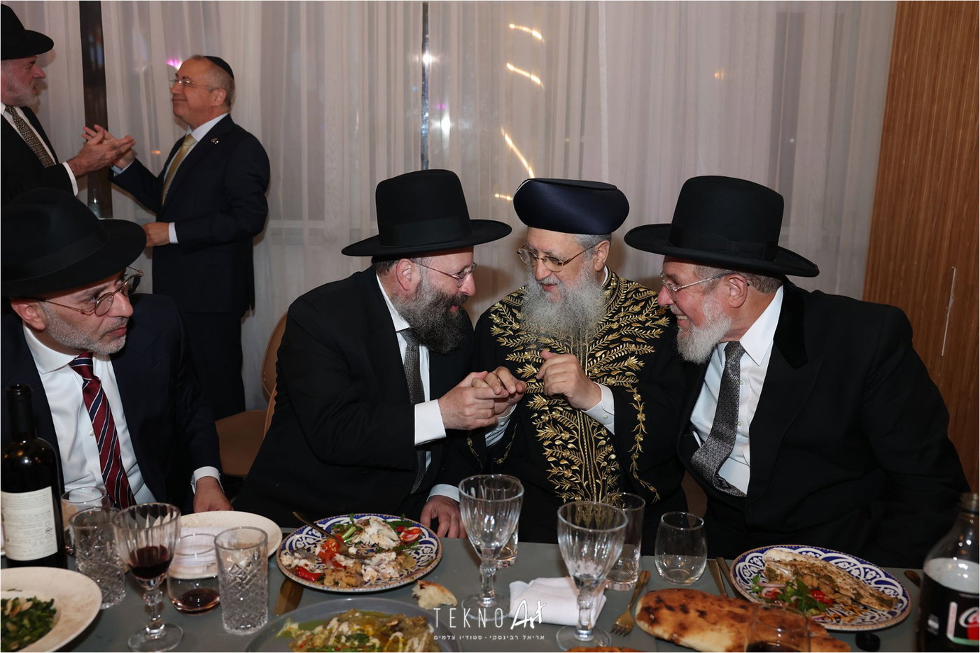 חבר הכנסת החרדי חיתן את בתו עם הבחור מ'חברון'; הברנז'ה התייצבה | תיעוד