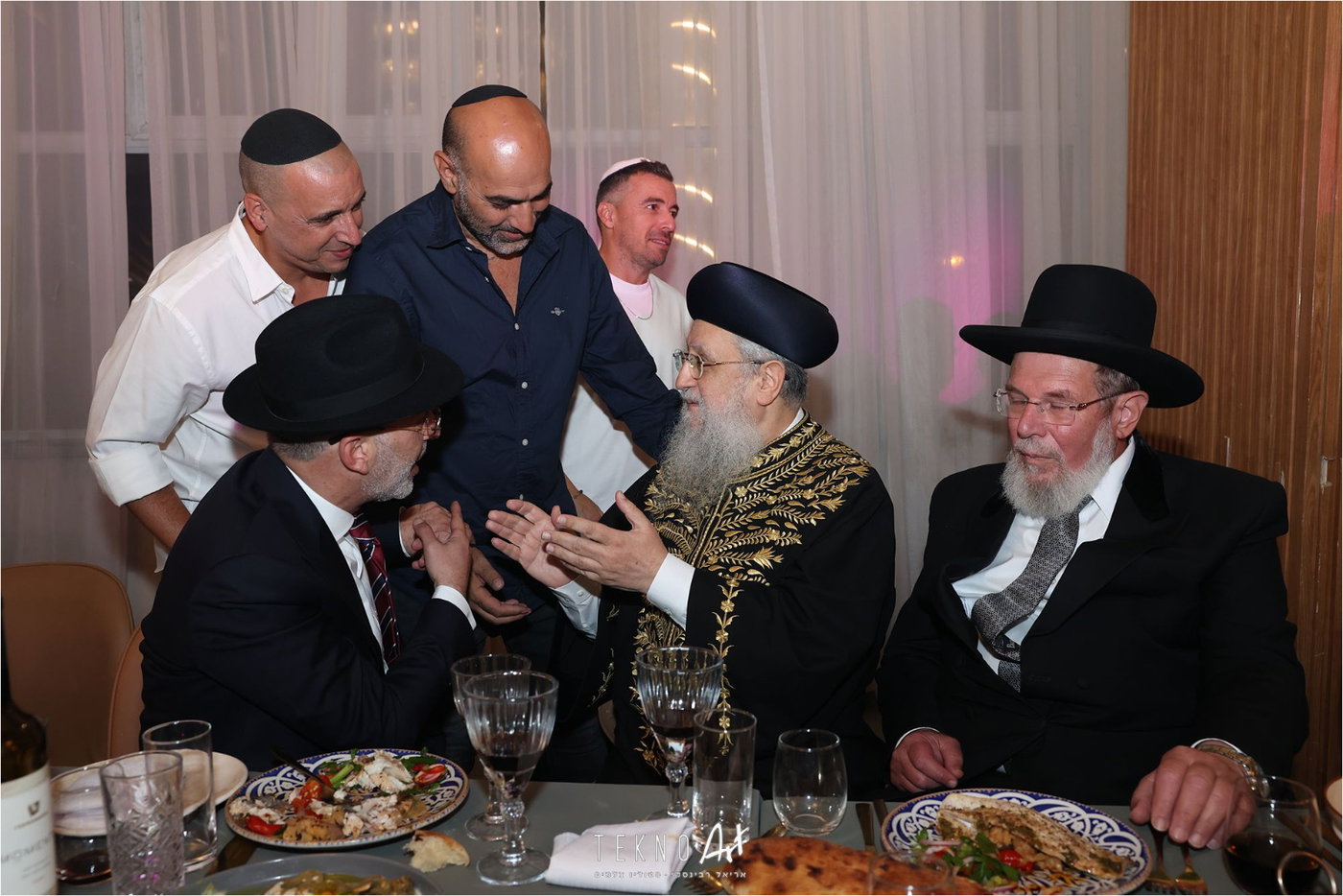חבר הכנסת החרדי חיתן את בתו עם הבחור מ'חברון'; הברנז'ה התייצבה | תיעוד