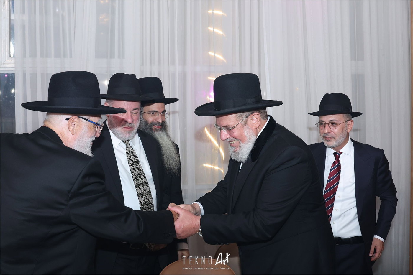 חבר הכנסת החרדי חיתן את בתו עם הבחור מ'חברון'; הברנז'ה התייצבה | תיעוד