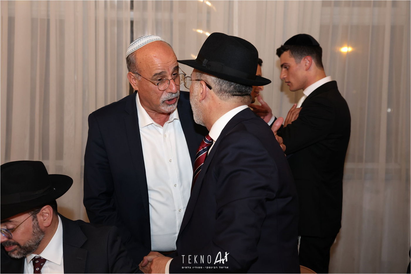 חבר הכנסת החרדי חיתן את בתו עם הבחור מ'חברון'; הברנז'ה התייצבה | תיעוד