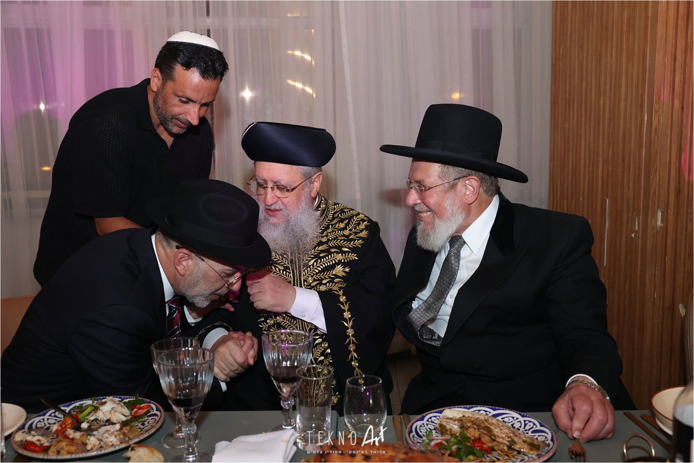 חבר הכנסת החרדי חיתן את בתו עם הבחור מ'חברון'; הברנז'ה התייצבה | תיעוד