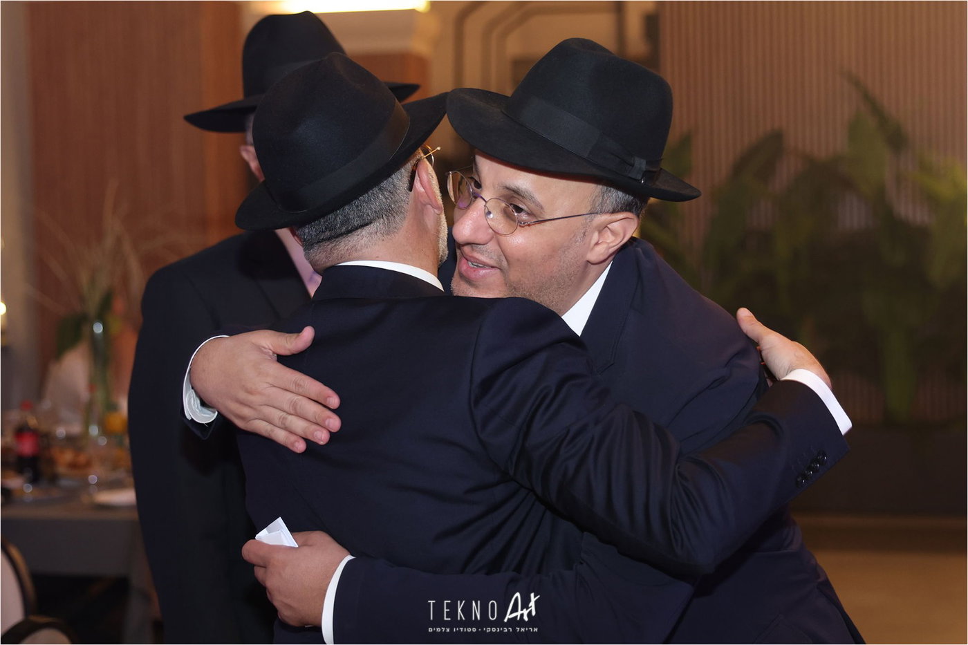 חבר הכנסת החרדי חיתן את בתו עם הבחור מ'חברון'; הברנז'ה התייצבה | תיעוד