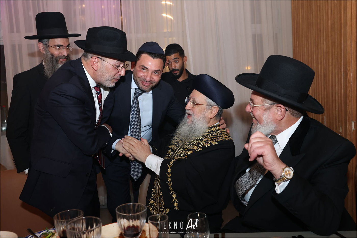 חבר הכנסת החרדי חיתן את בתו עם הבחור מ'חברון'; הברנז'ה התייצבה | תיעוד