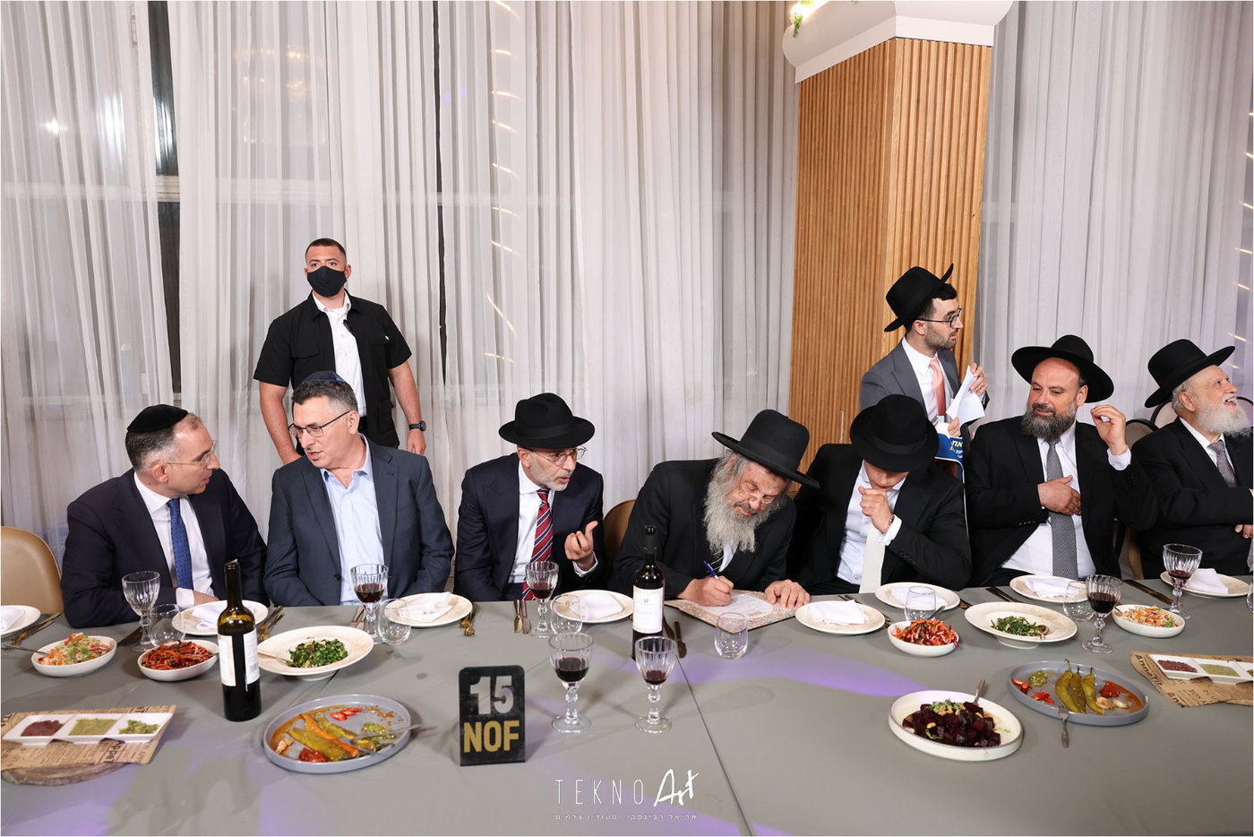חבר הכנסת החרדי חיתן את בתו עם הבחור מ'חברון'; הברנז'ה התייצבה | תיעוד