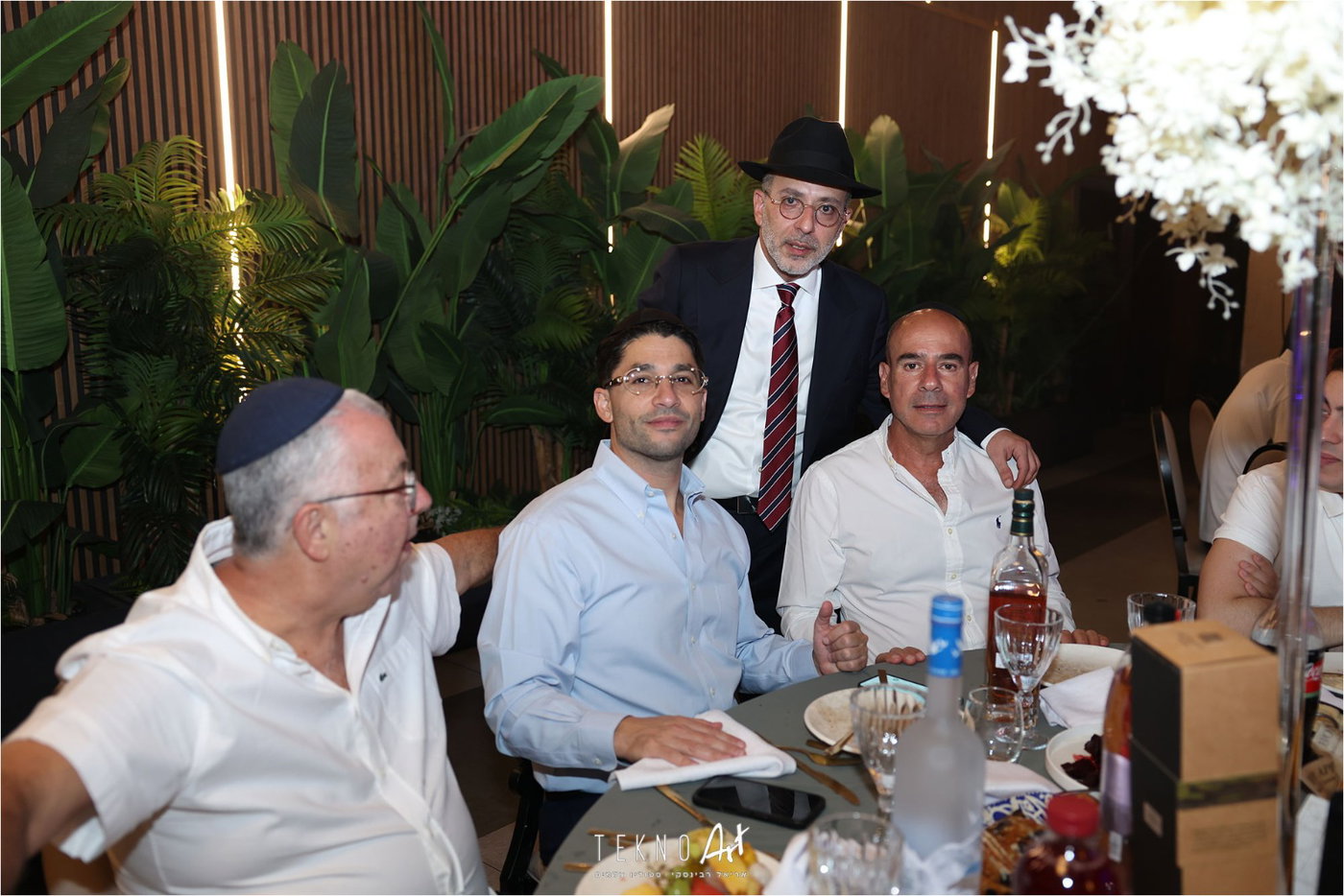 חבר הכנסת החרדי חיתן את בתו עם הבחור מ'חברון'; הברנז'ה התייצבה | תיעוד