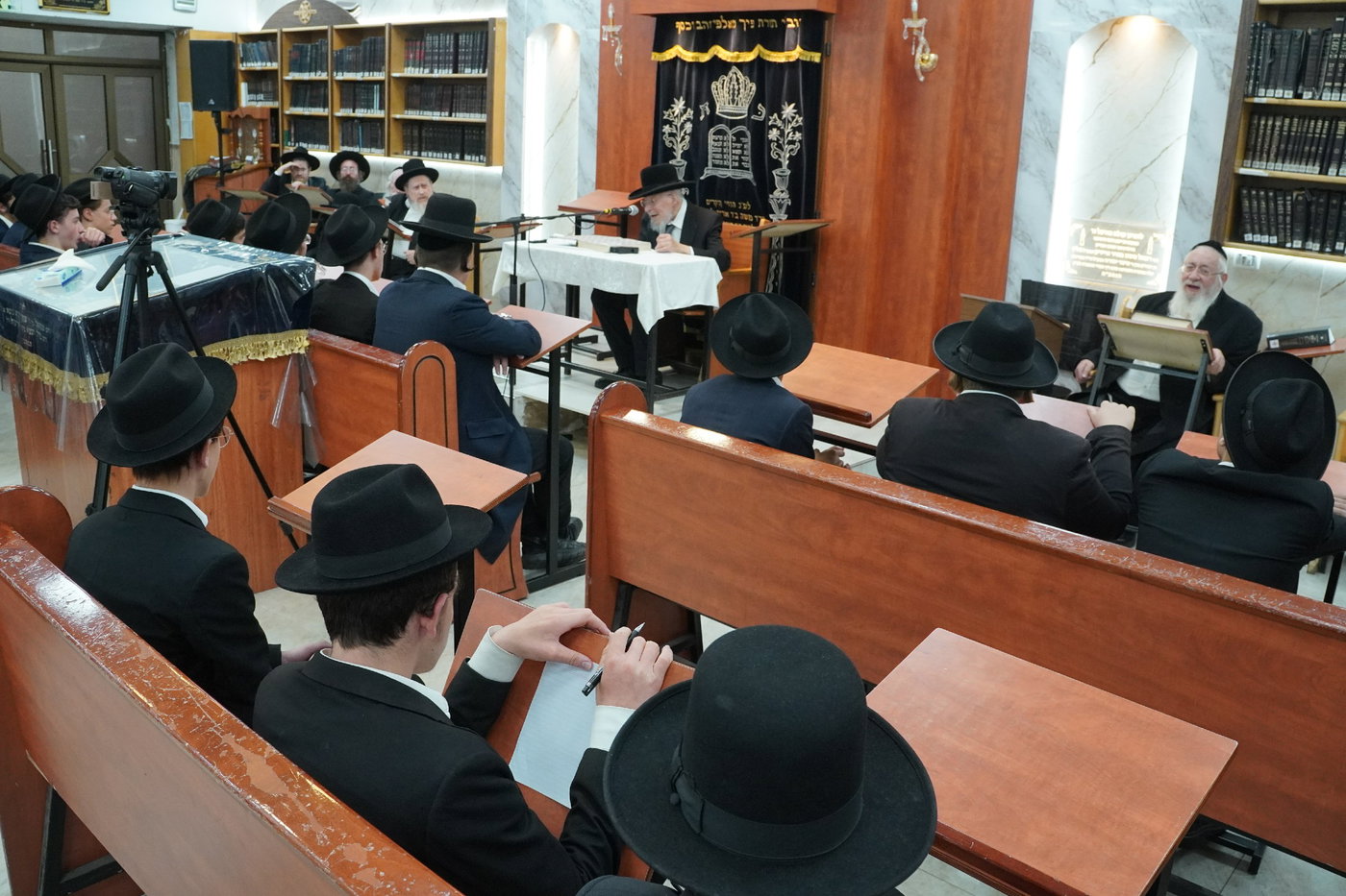הגר"י אזרחי ב'זכרון מאיר'