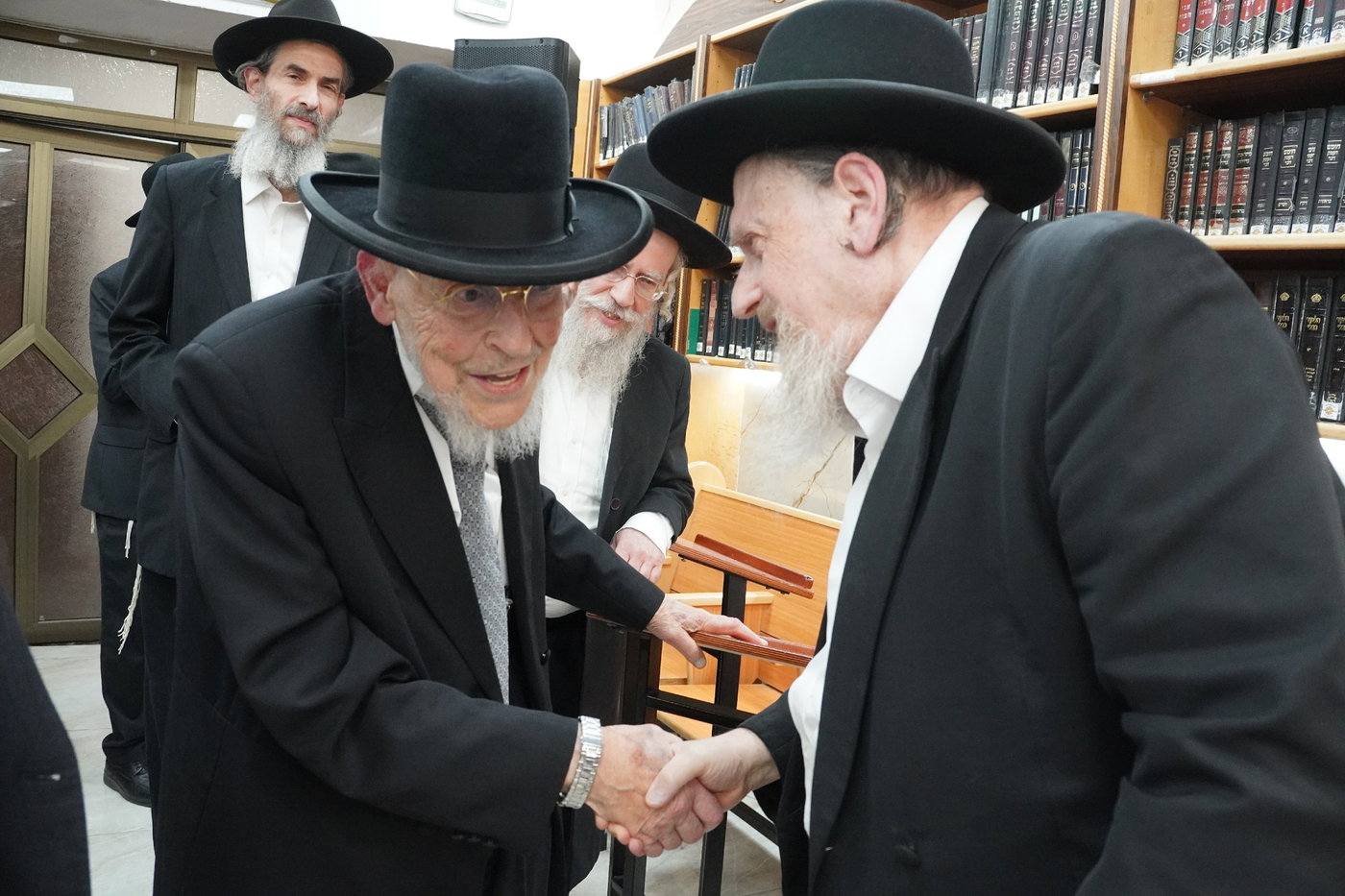 הגר"י אזרחי ב'זכרון מאיר'