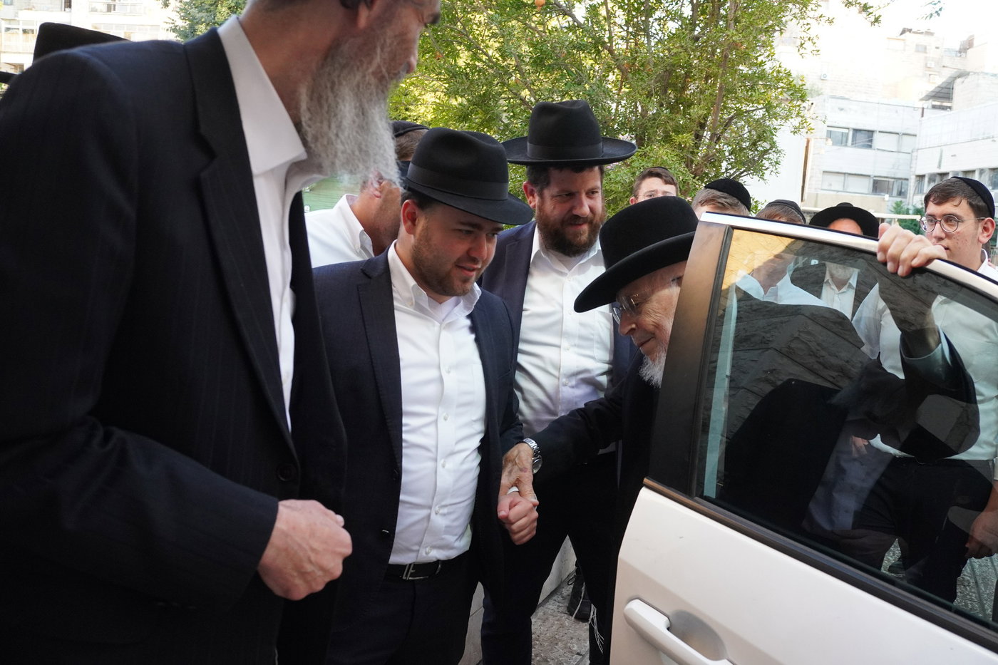 הגר"י אזרחי ב'זכרון מאיר'