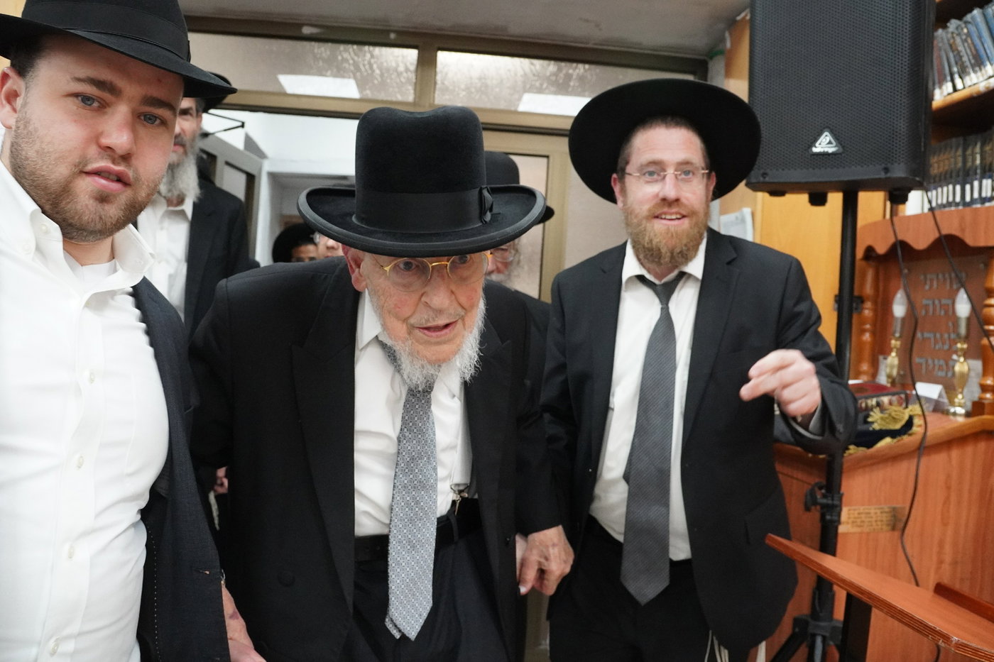 הגר"י אזרחי ב'זכרון מאיר'