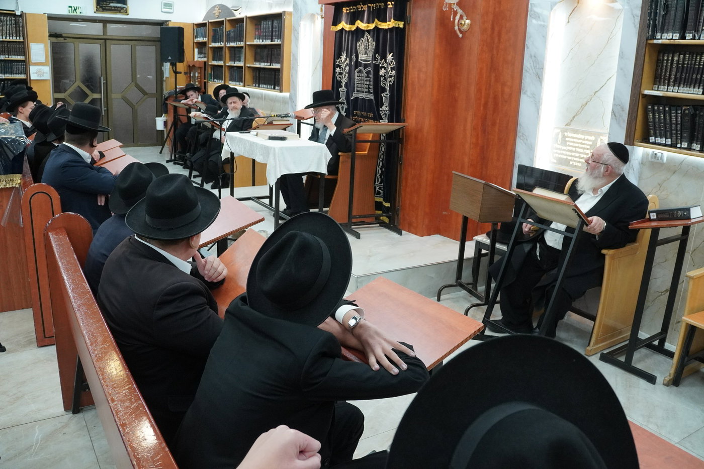 הגר"י אזרחי ב'זכרון מאיר'