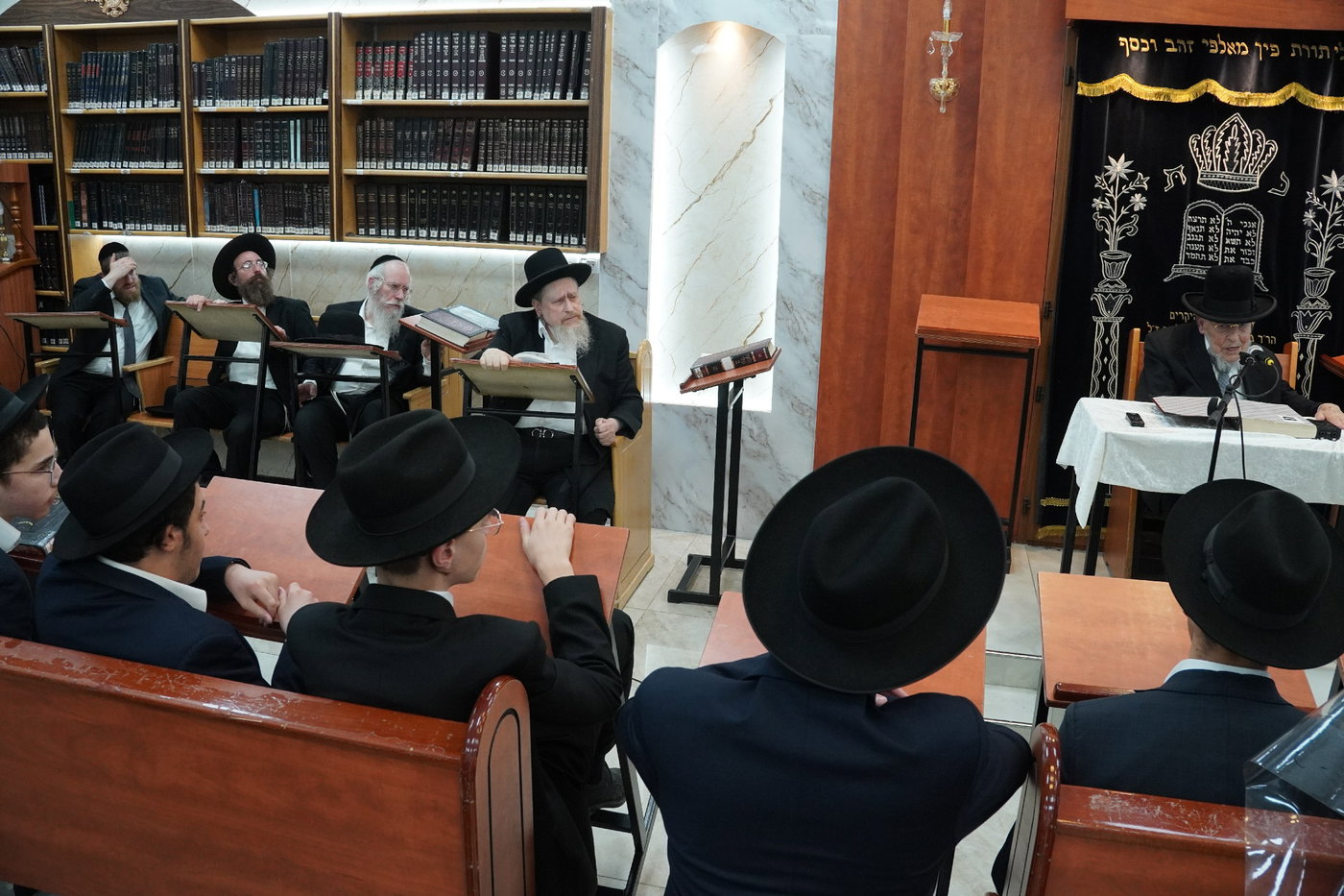 הגר"י אזרחי ב'זכרון מאיר'